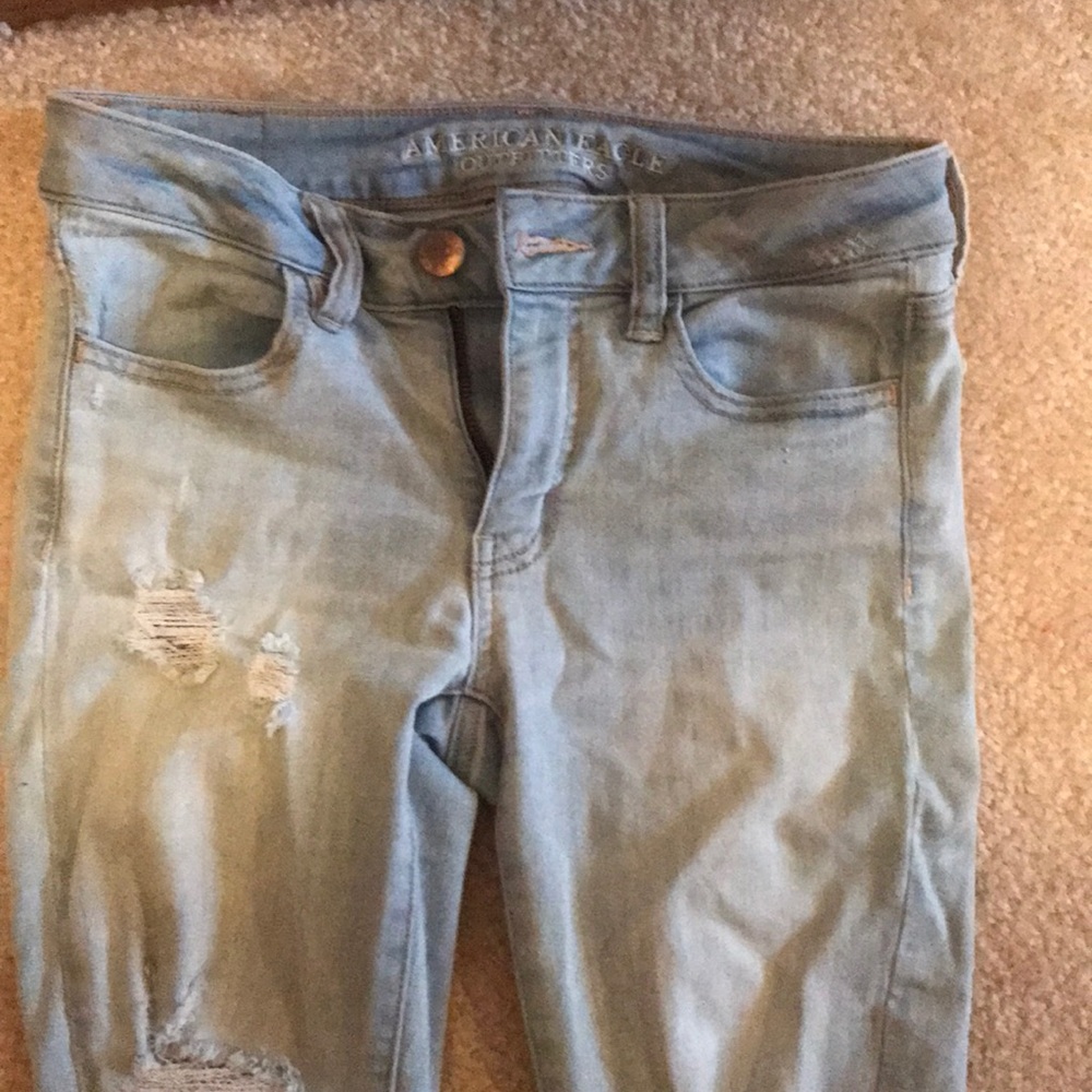 AE Mid Rise Light-wash Ripped Skinny Jeans